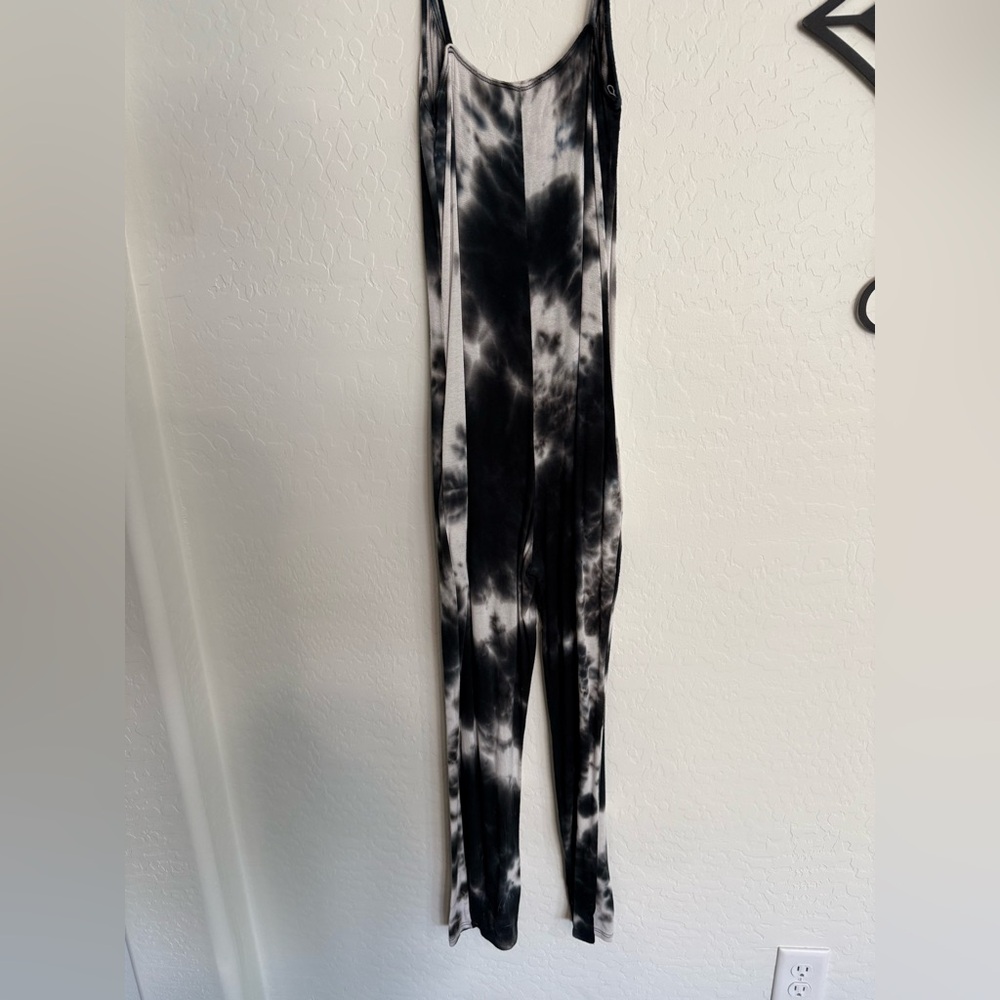 5/$25 - ROLLA COSTER Black and White Tie-Dye Jumpsuit - Size Large